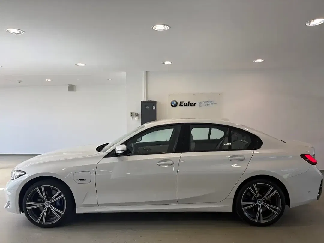 BMW 330 - Thumbnail 6