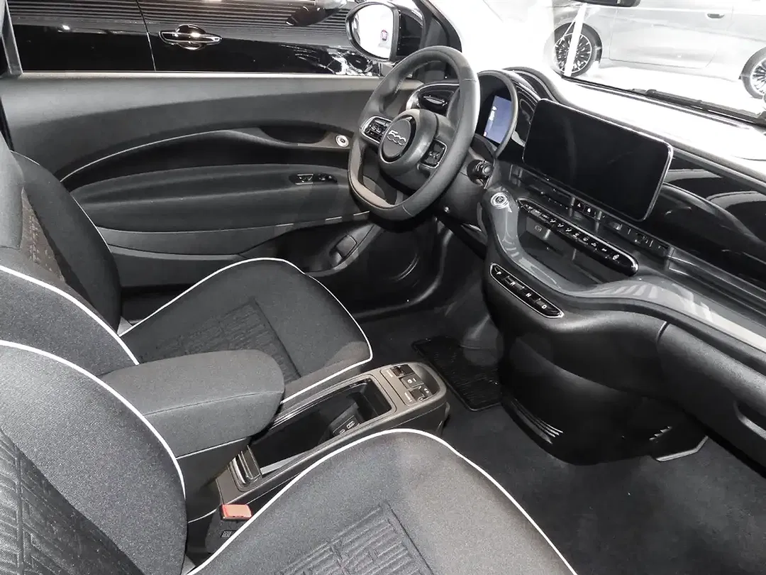 Fiat 500e - Thumbnail 4