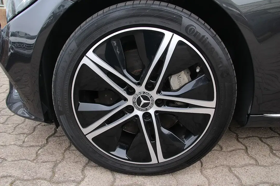 Mercedes-Benz C 300 - Thumbnail 12