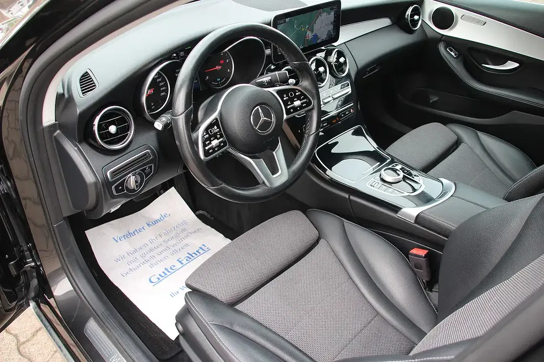 Mercedes-Benz C 300 - Thumbnail 13