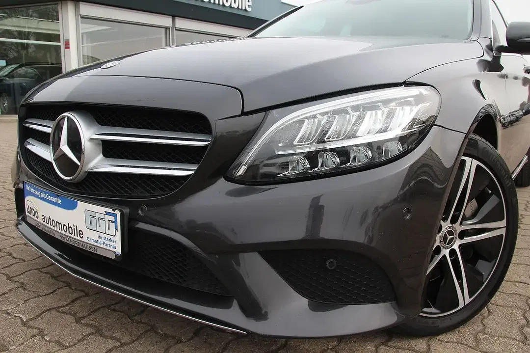 Mercedes-Benz C 300 - Thumbnail 3