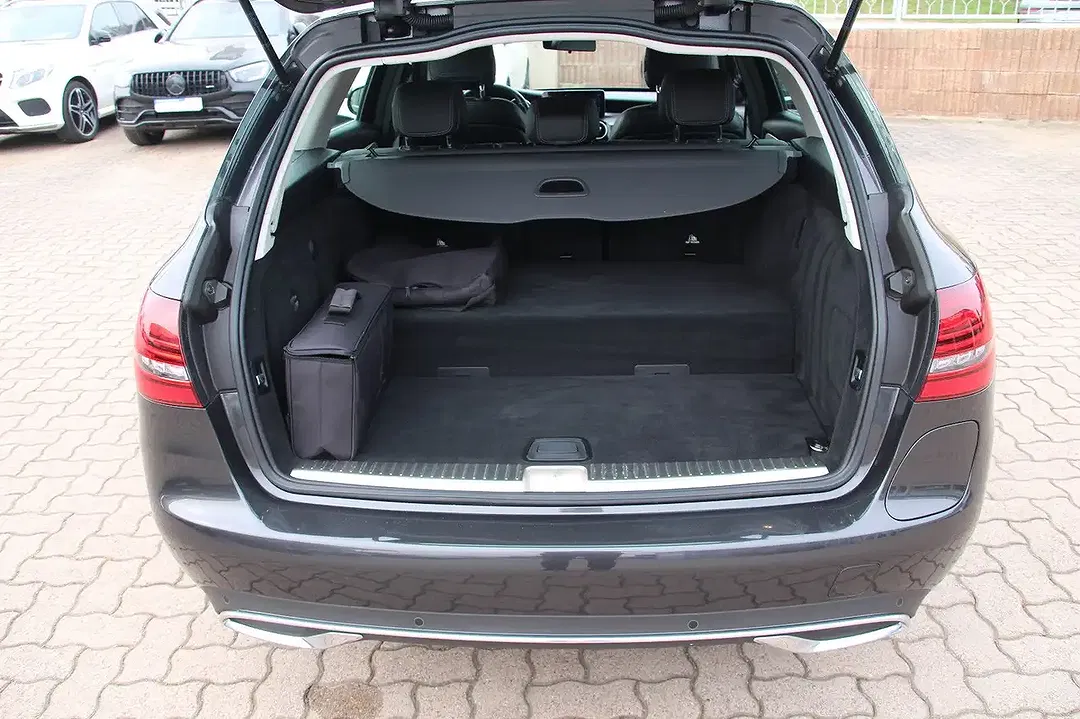 Mercedes-Benz C 300 - Thumbnail 9