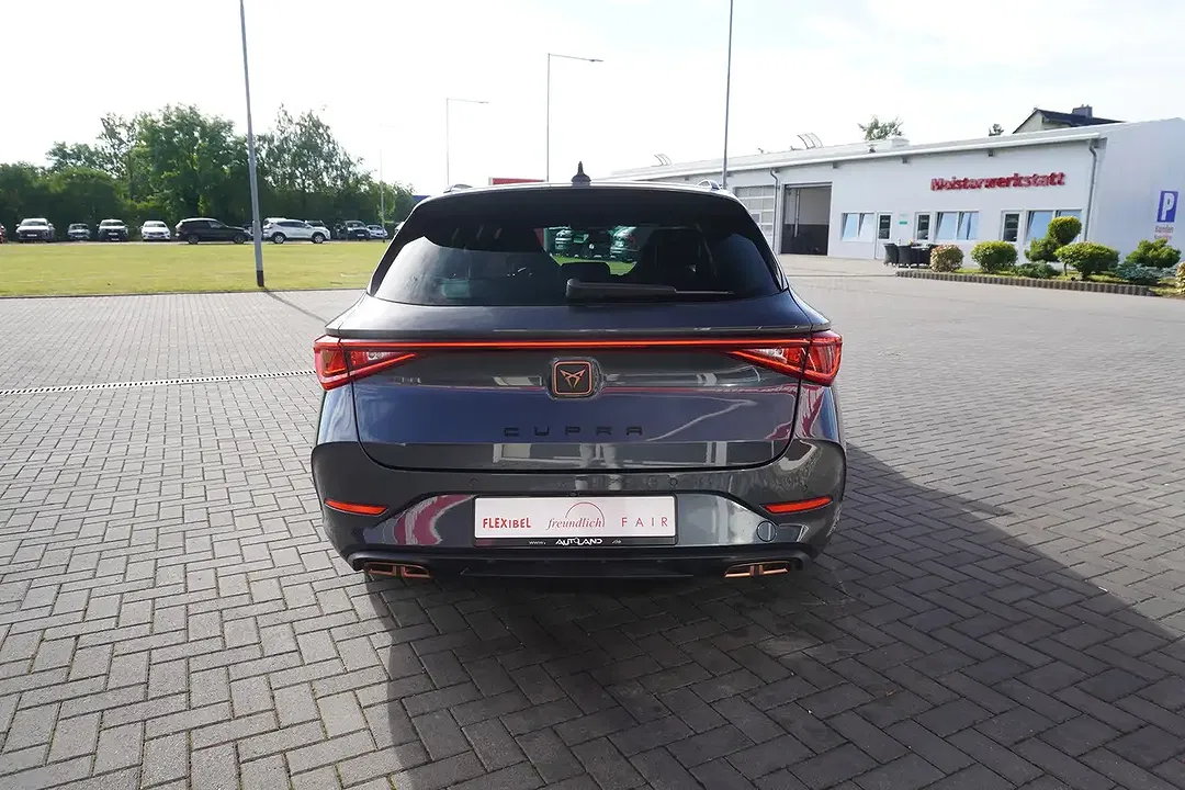 CUPRA Leon - Thumbnail 3