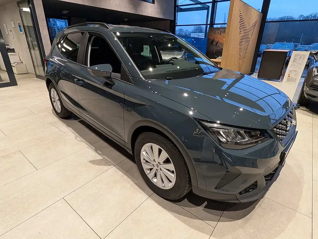 SEAT Arona - Thumbnail 2