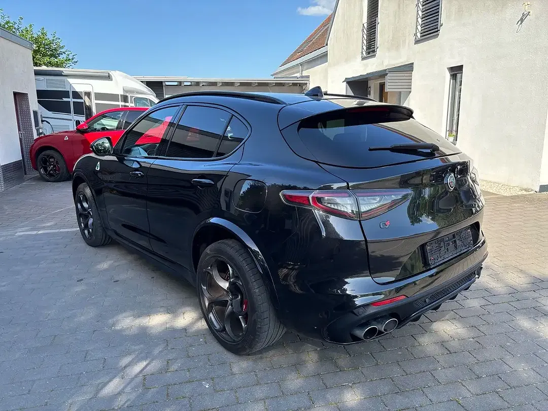 Alfa Romeo Stelvio - Thumbnail 4
