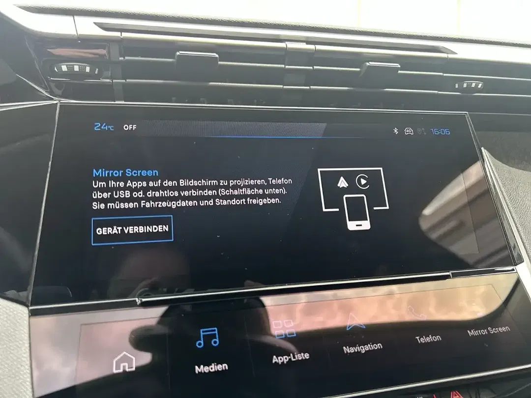 Peugeot 308 - Thumbnail 11