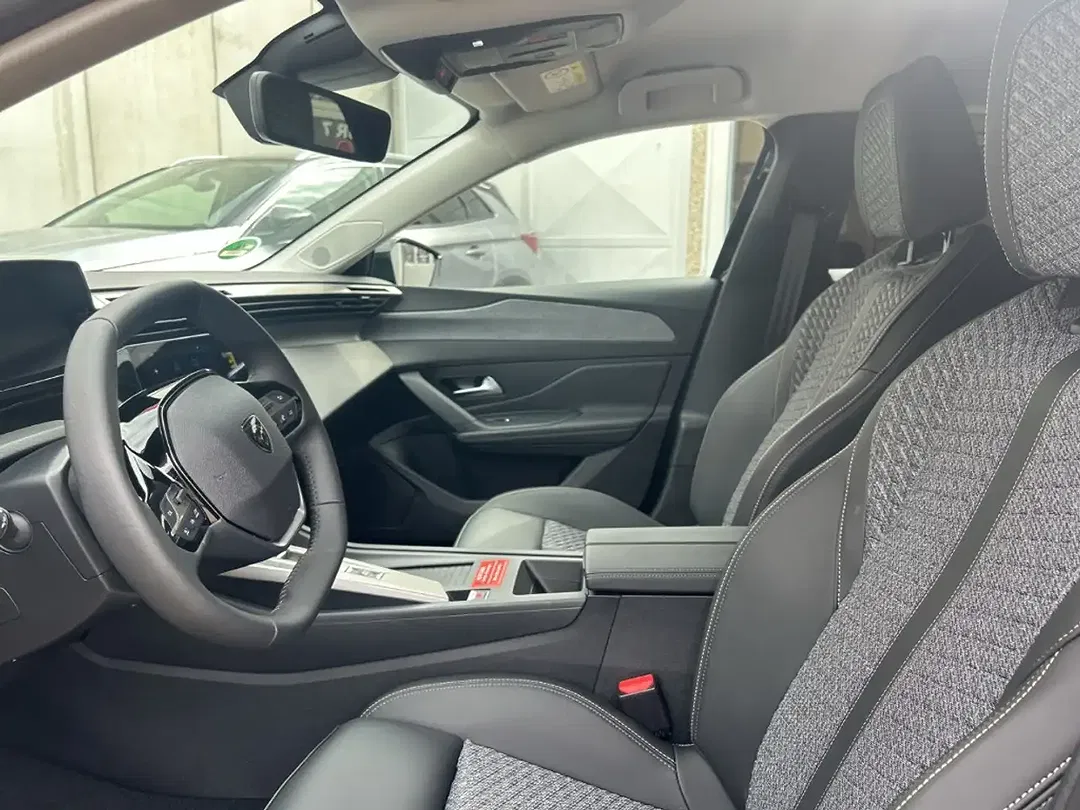 Peugeot 308 - Thumbnail 7