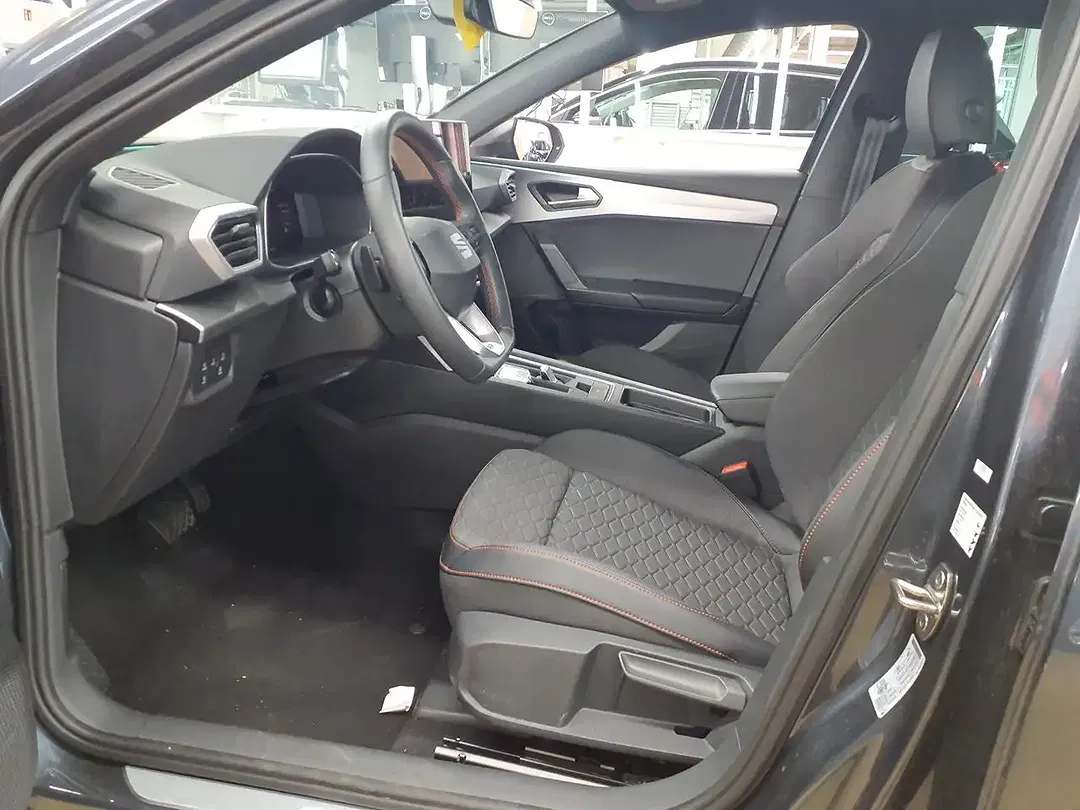 SEAT Leon - Thumbnail 3