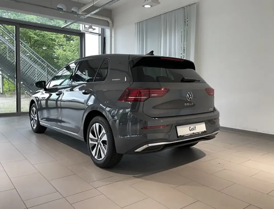 Volkswagen Golf - Thumbnail 4