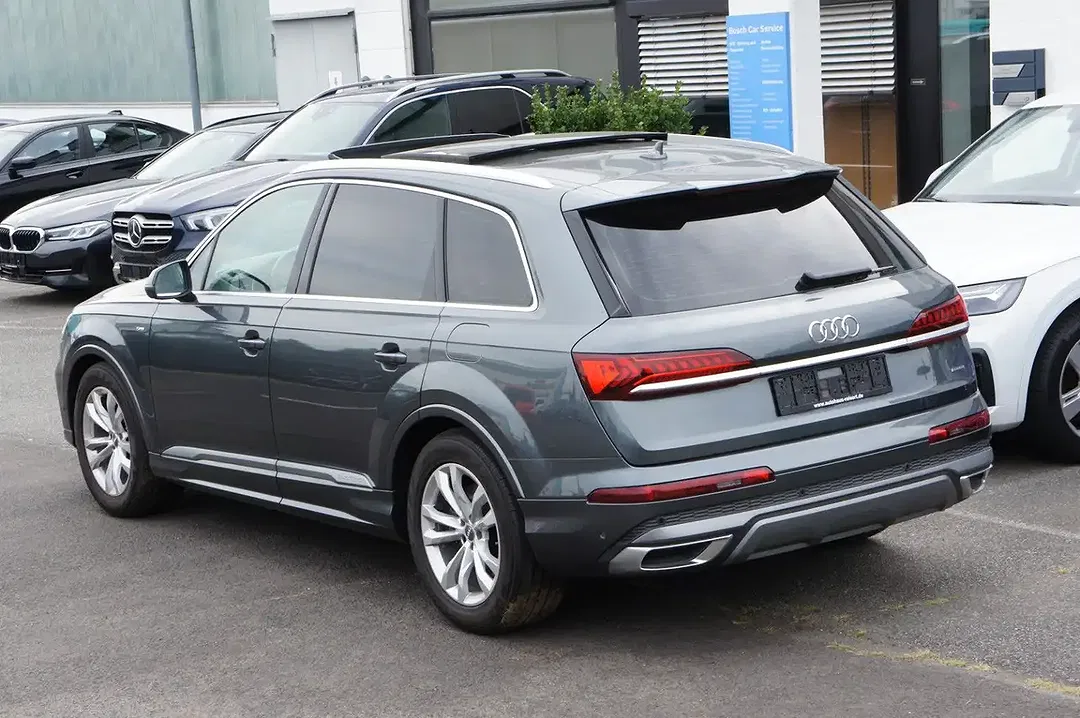 Audi Q7 - Thumbnail 4