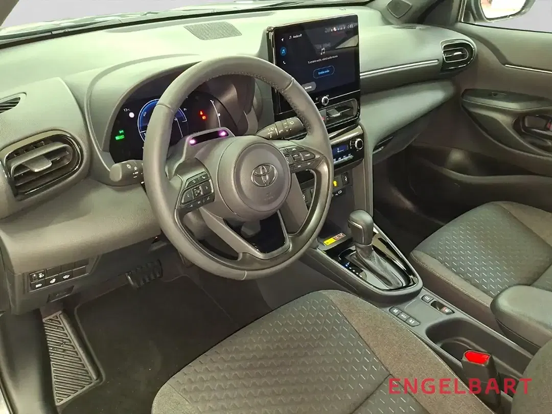 Toyota Yaris Cross - Thumbnail 6