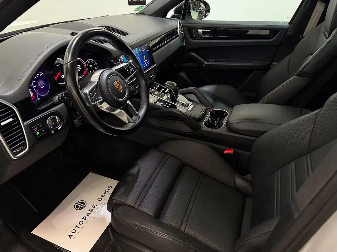 Porsche Cayenne - Thumbnail 10