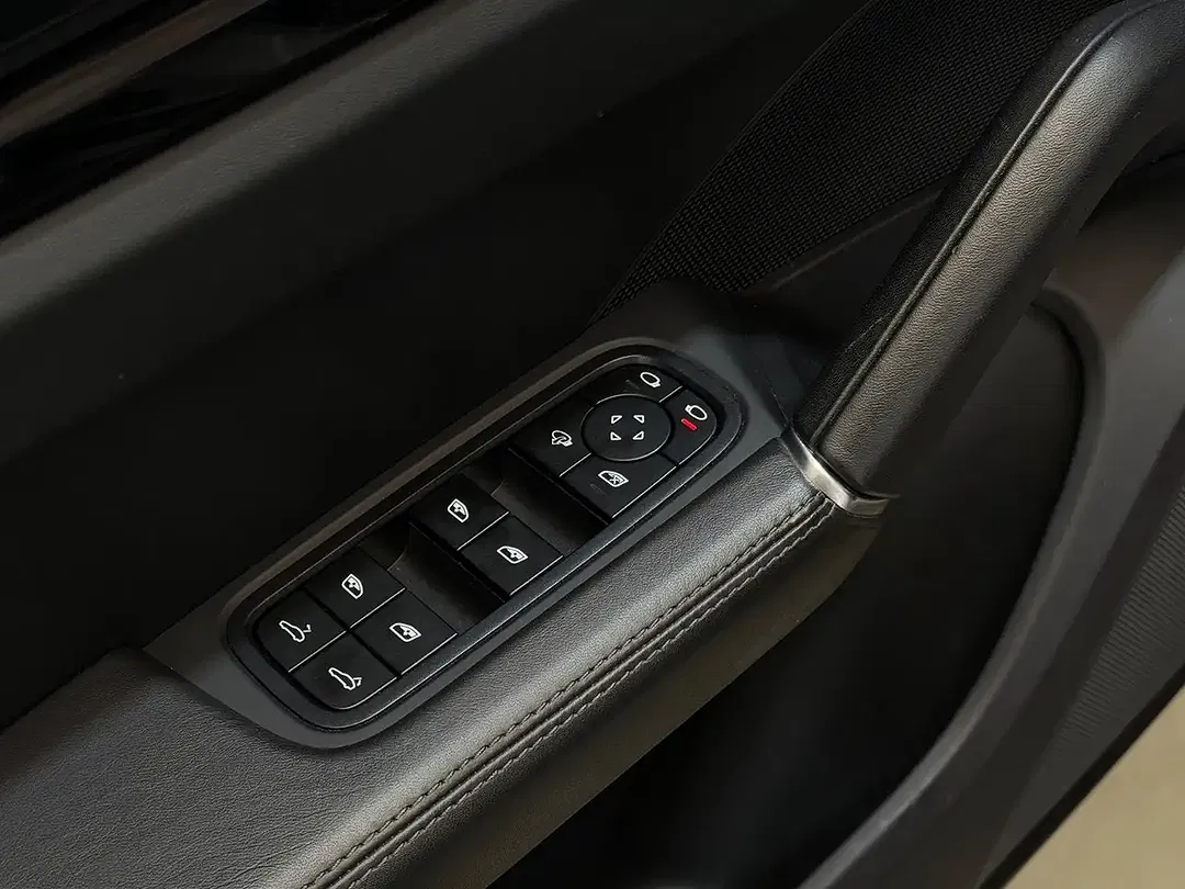 Porsche Cayenne - Thumbnail 12
