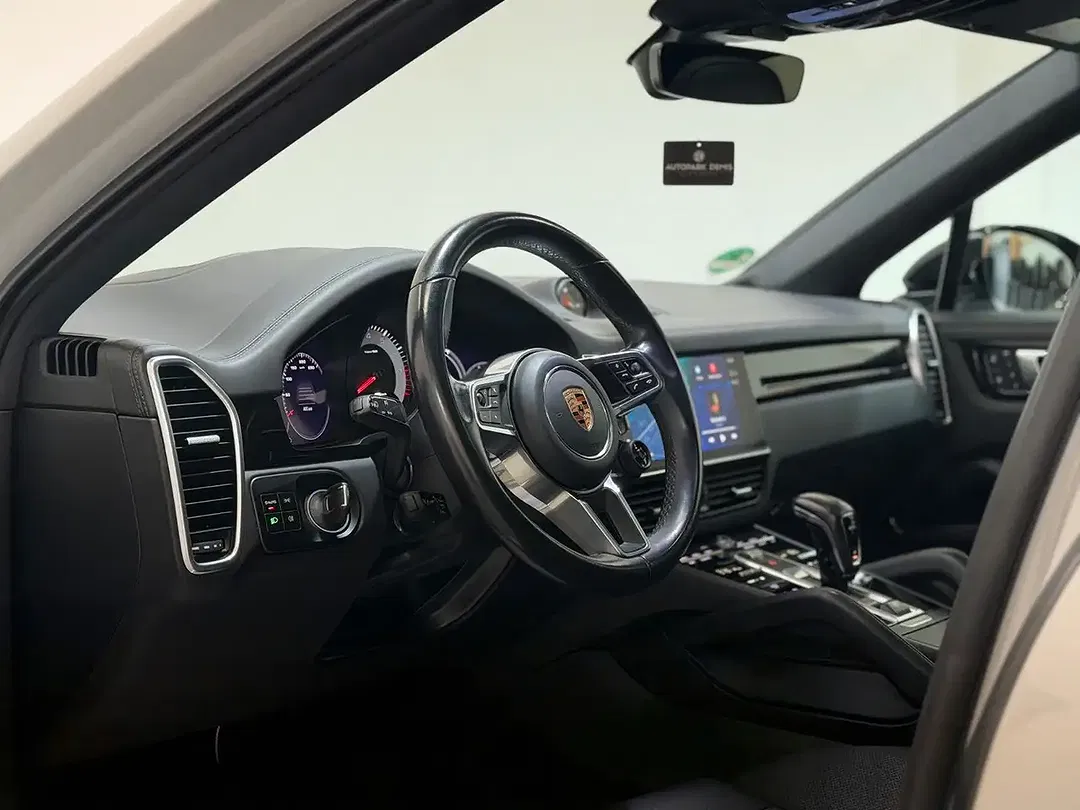Porsche Cayenne - Thumbnail 14