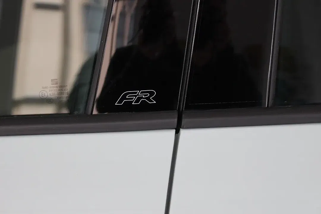 SEAT Arona - Thumbnail 11