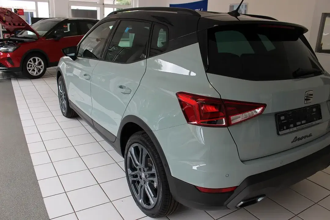 SEAT Arona - Thumbnail 6