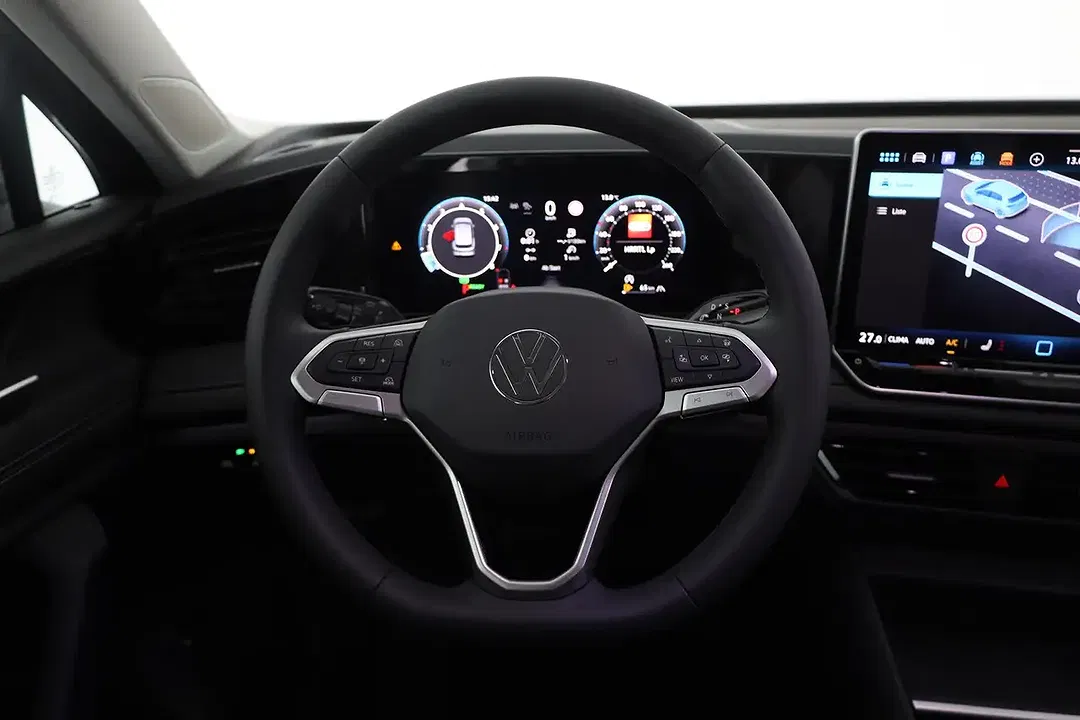Volkswagen Tiguan - Thumbnail 13
