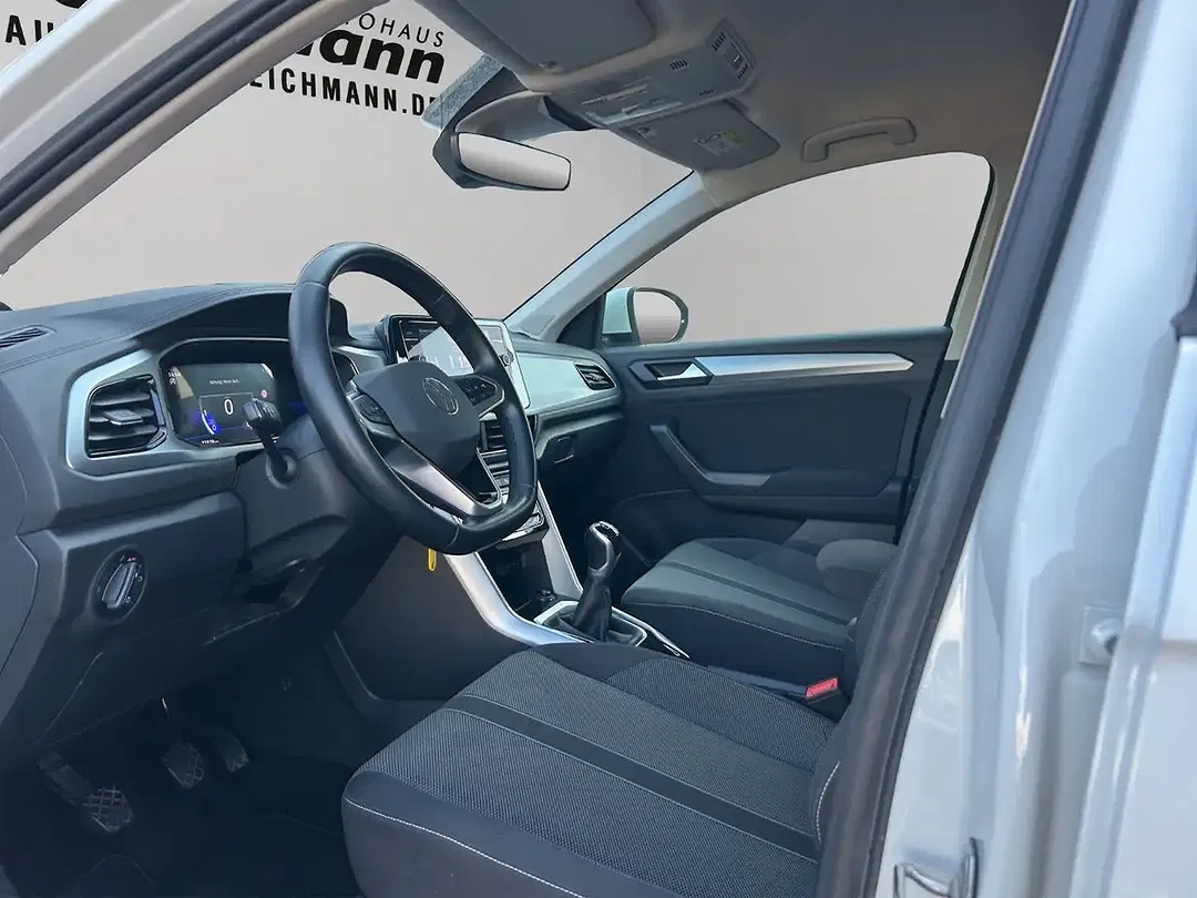 Volkswagen T-Roc - Thumbnail 11