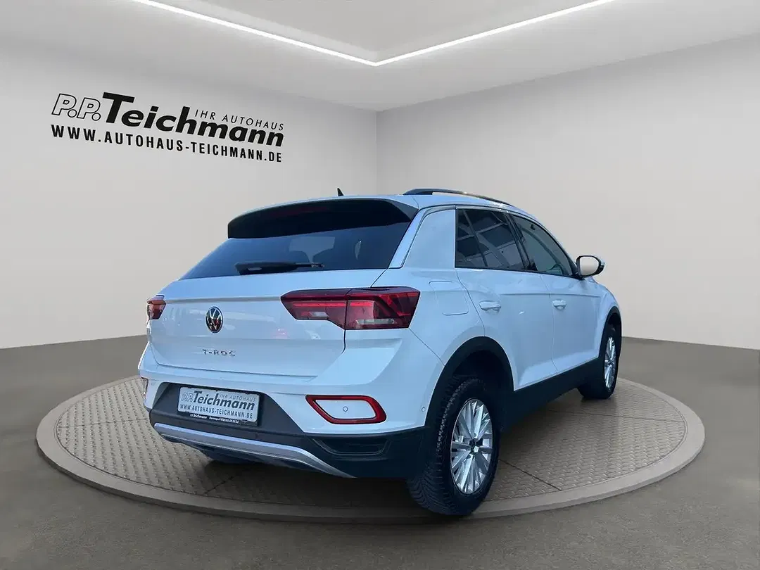 Volkswagen T-Roc - Thumbnail 4