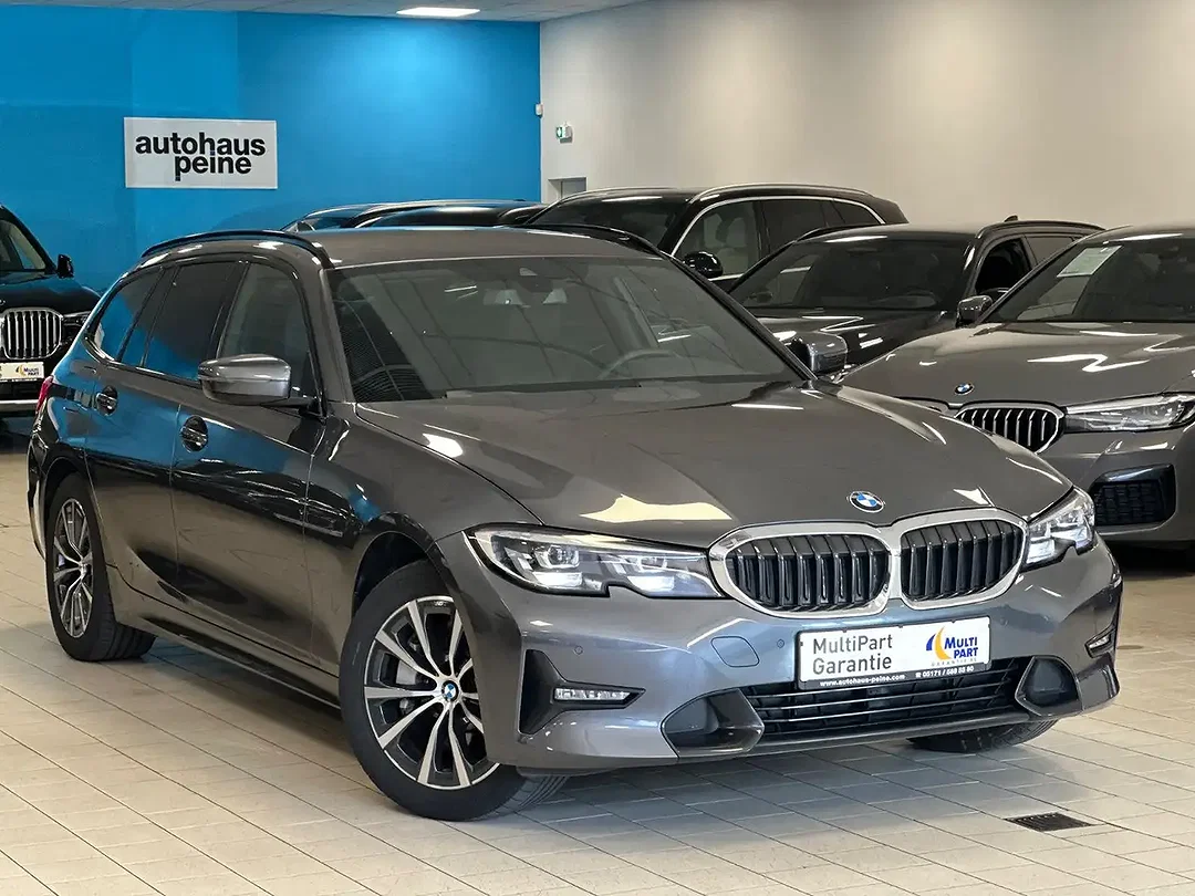 BMW 330 - Afbeelding 1