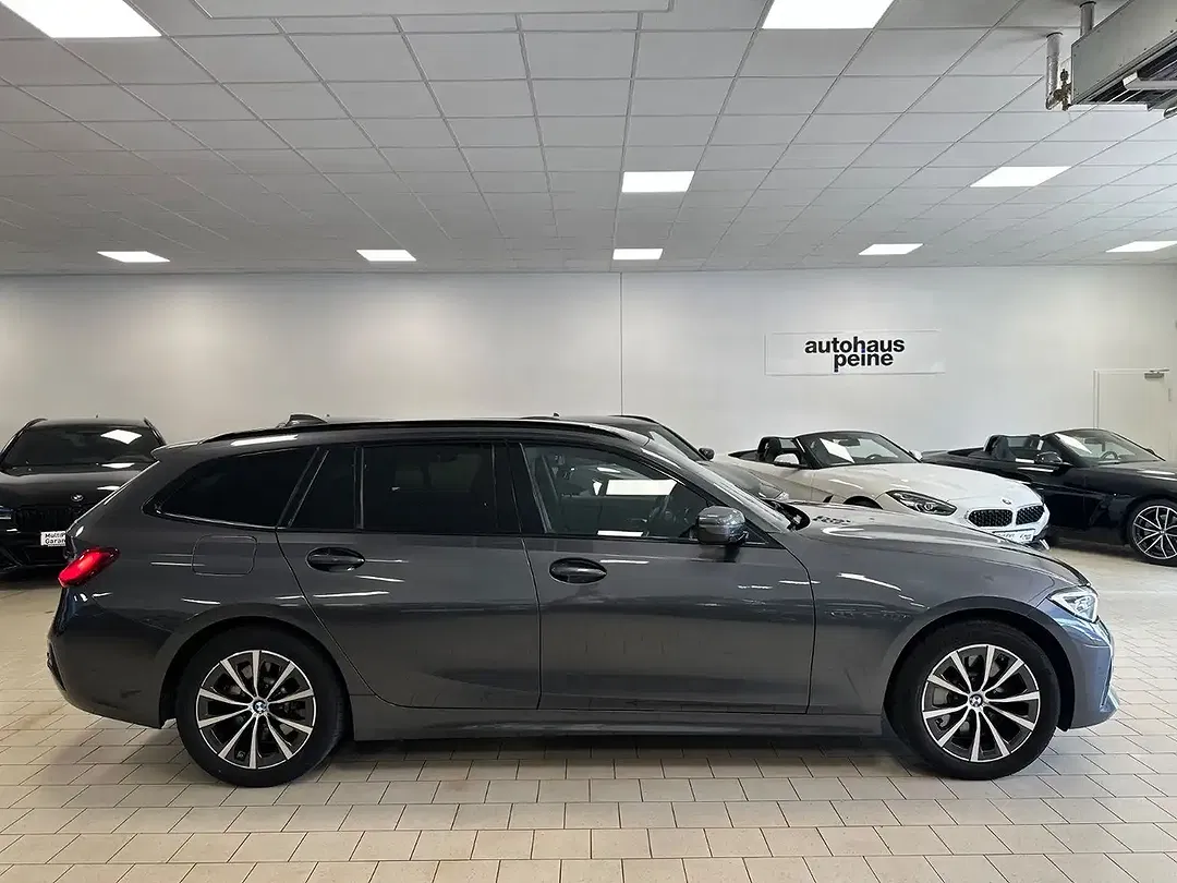 BMW 330 - Thumbnail 11