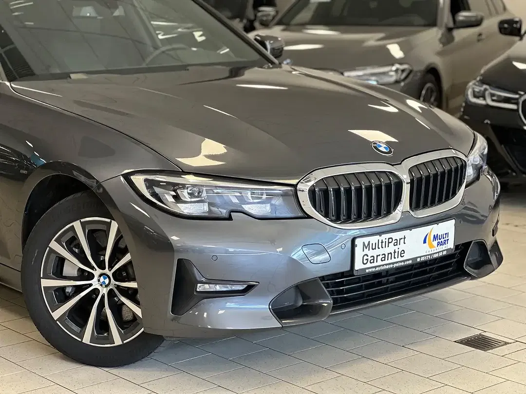 BMW 330 - Thumbnail 4