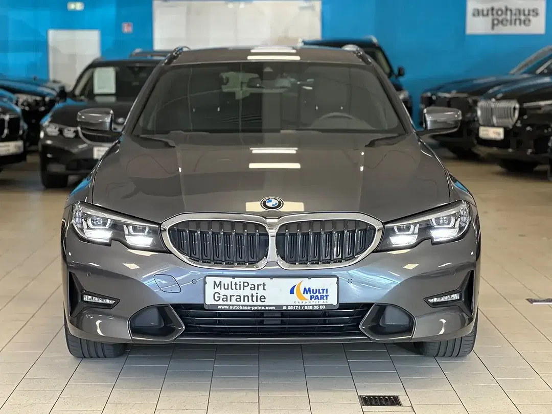 BMW 330 - Thumbnail 5