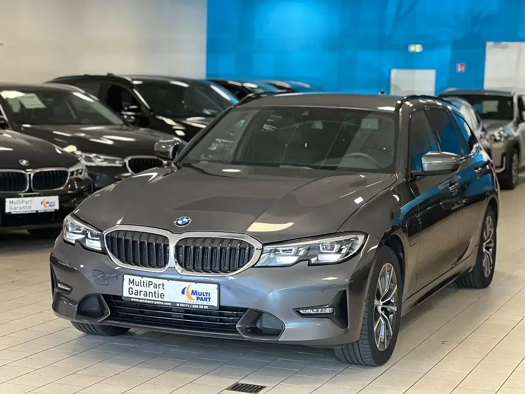 BMW 330 - Thumbnail 6