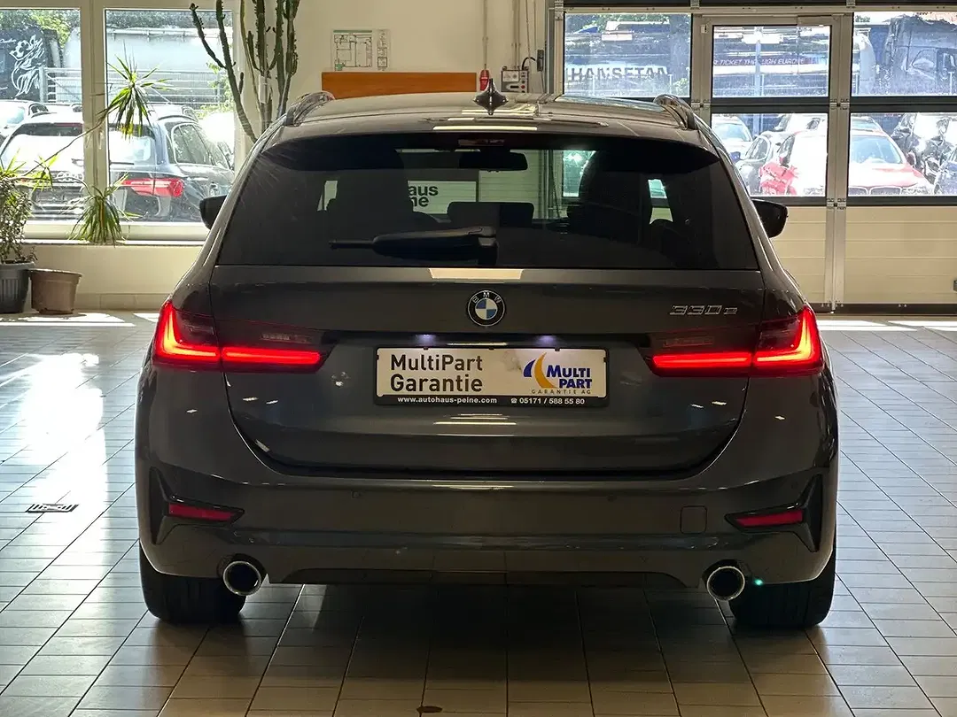 BMW 330 - Thumbnail 9