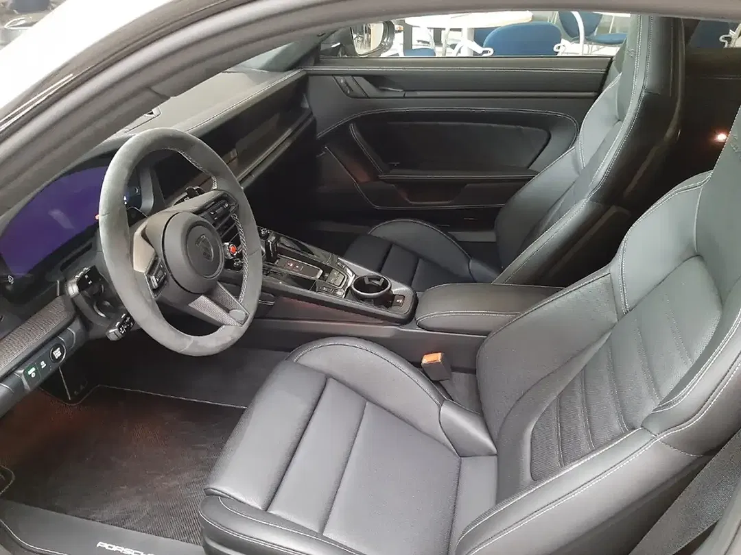 Porsche 911 - Thumbnail 13