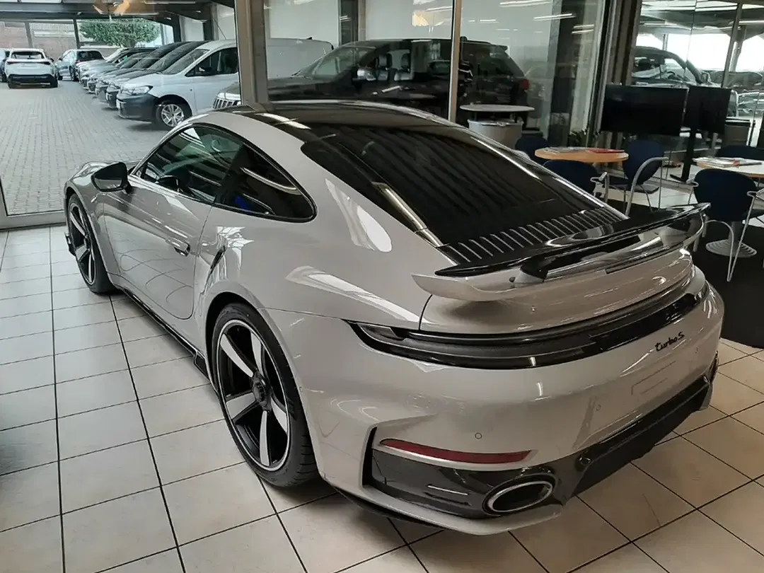 Porsche 911 - Thumbnail 6