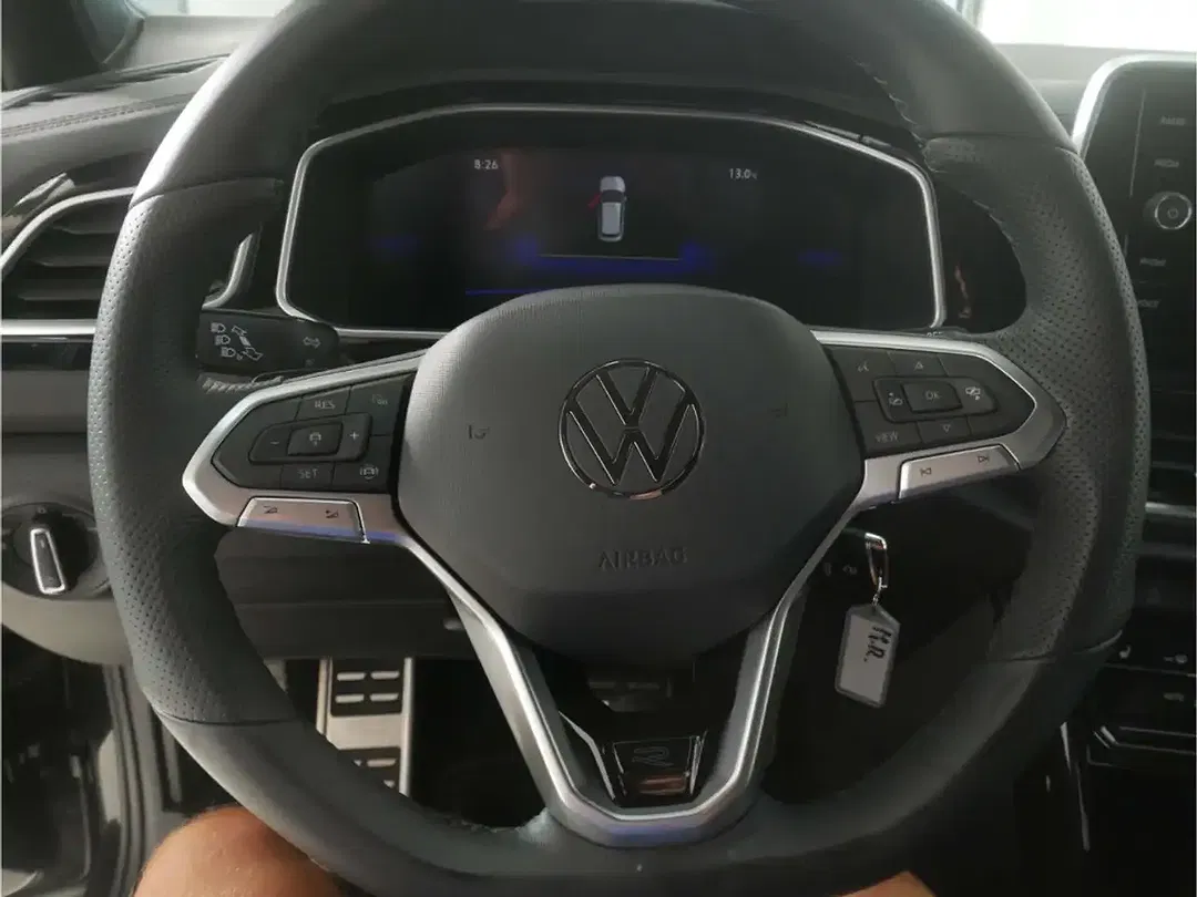 Volkswagen T-Roc - Thumbnail 10