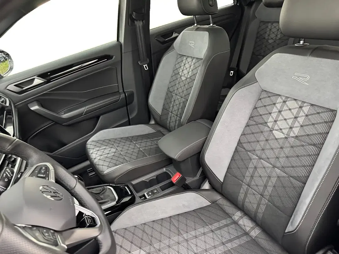 Volkswagen T-Roc - Thumbnail 8