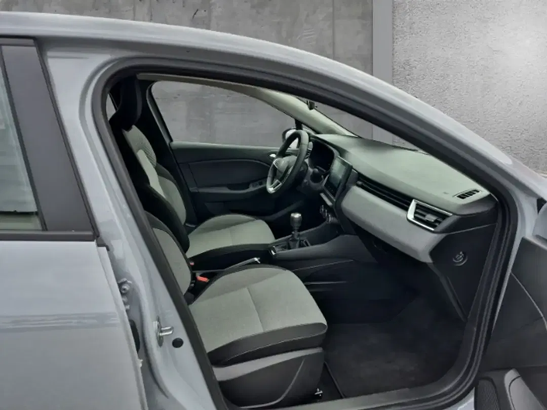 Renault Clio - Thumbnail 12