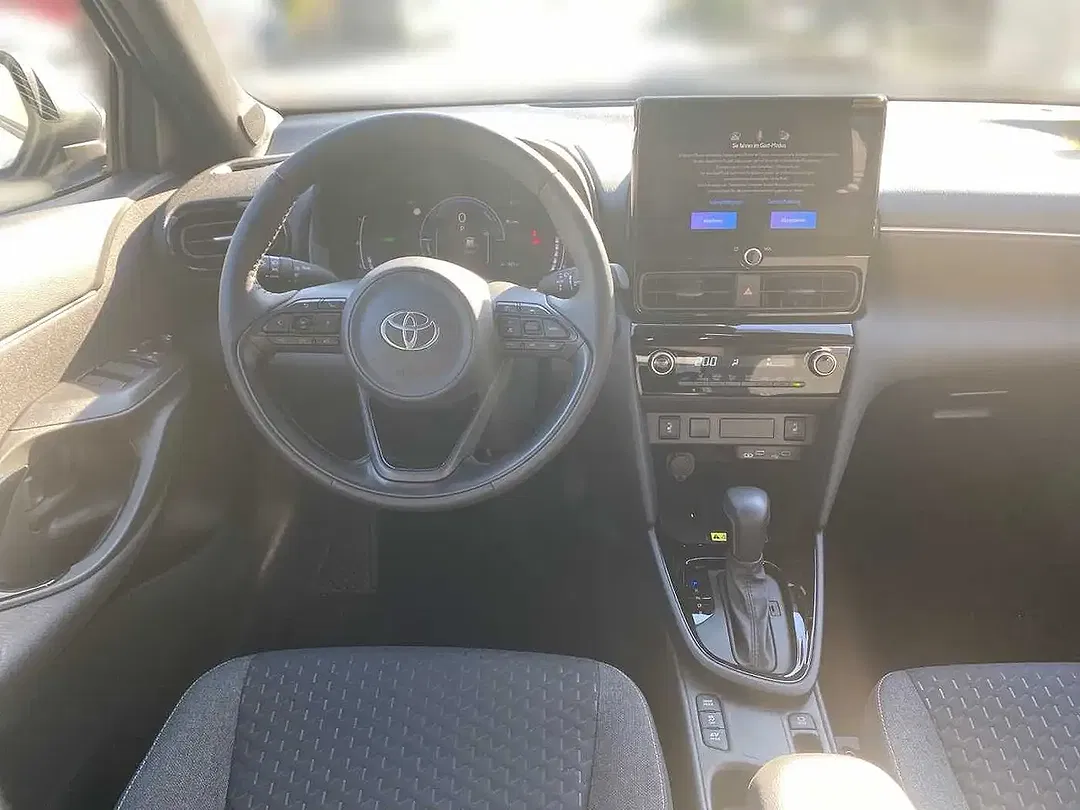 Toyota Yaris Cross - Thumbnail 9