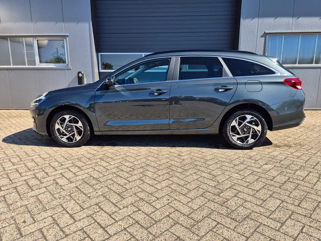Hyundai i30 - Thumbnail 2