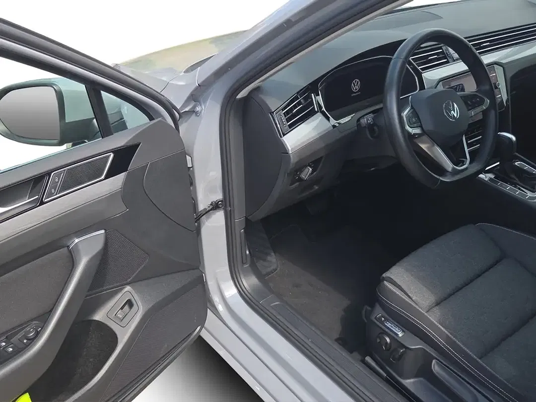 Volkswagen Passat Variant - Thumbnail 9
