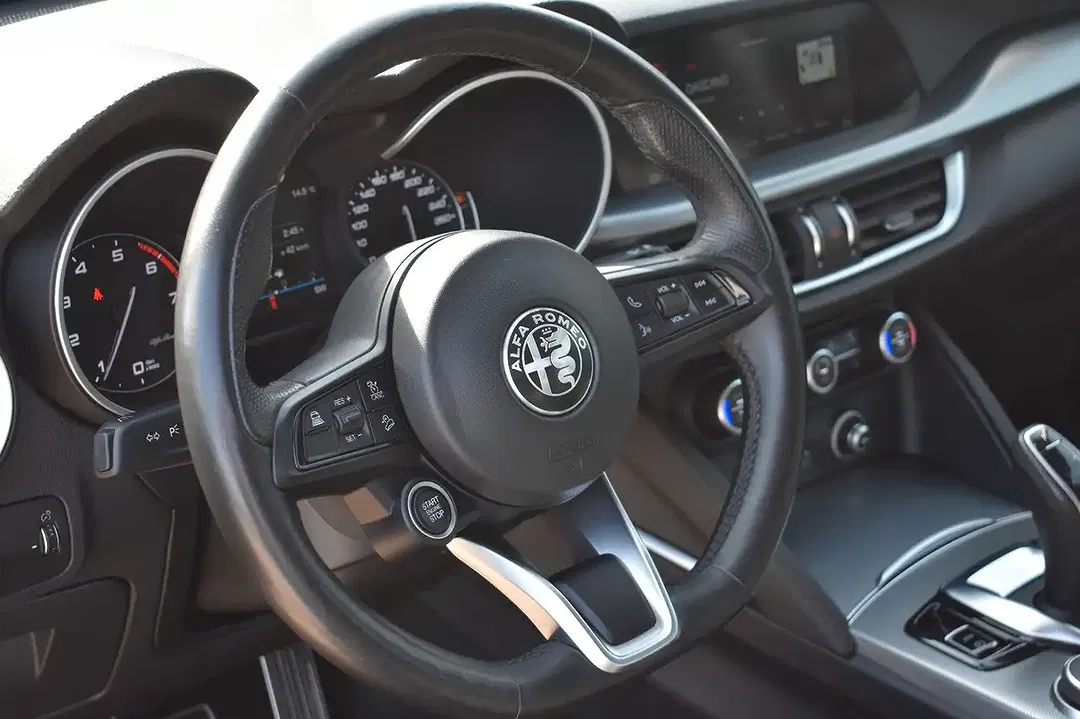 Alfa Romeo Stelvio - Thumbnail 12
