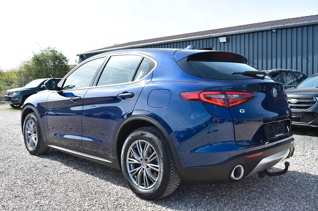 Alfa Romeo Stelvio - Thumbnail 4