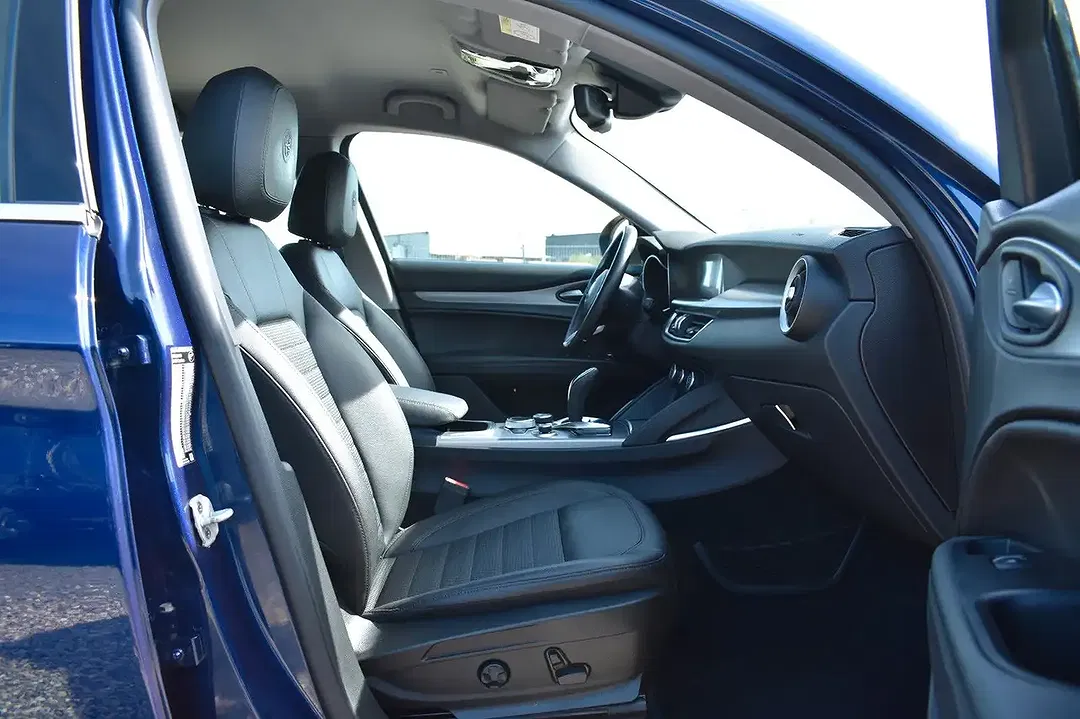 Alfa Romeo Stelvio - Thumbnail 8