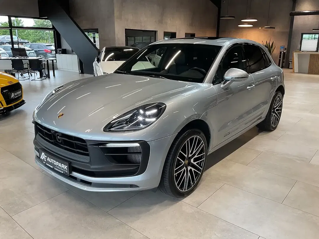 Porsche Macan - Thumbnail 1
