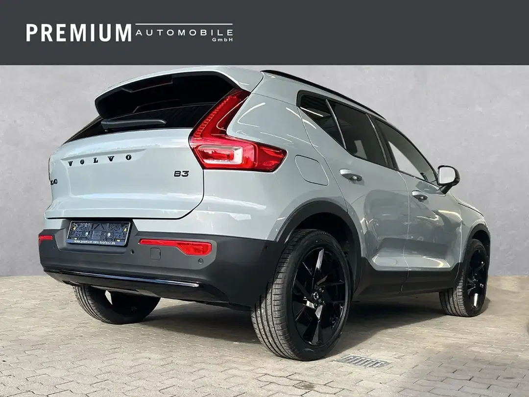 Volvo XC40 - Thumbnail 2