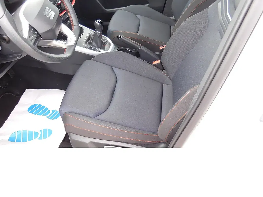 SEAT Arona - Thumbnail 11