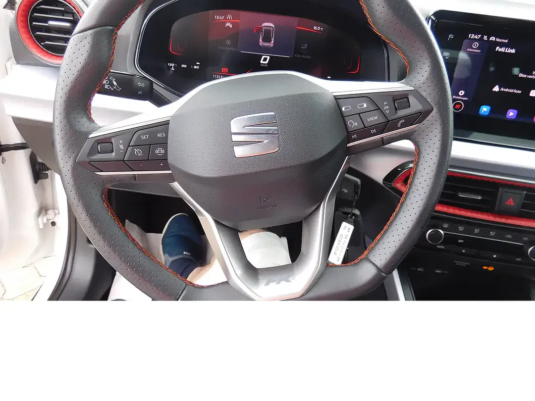 SEAT Arona - Thumbnail 8