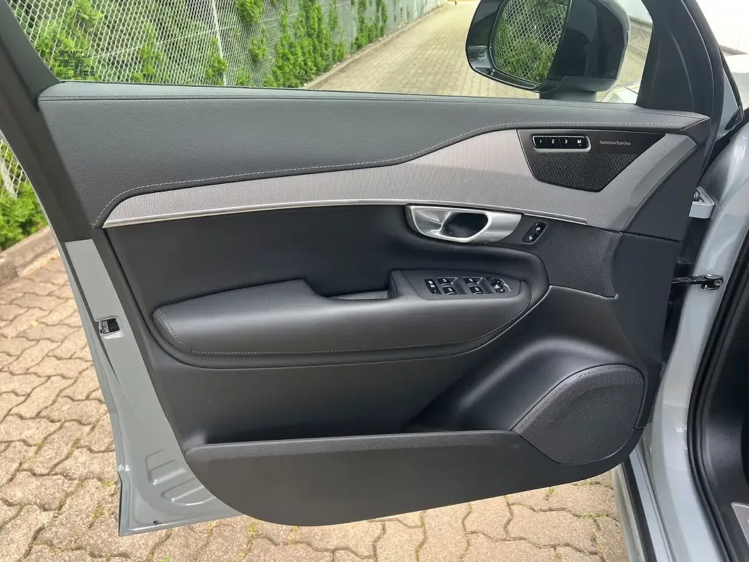 Volvo XC90 - Thumbnail 9