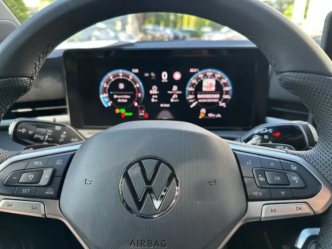 Volkswagen T-Roc - Thumbnail 14