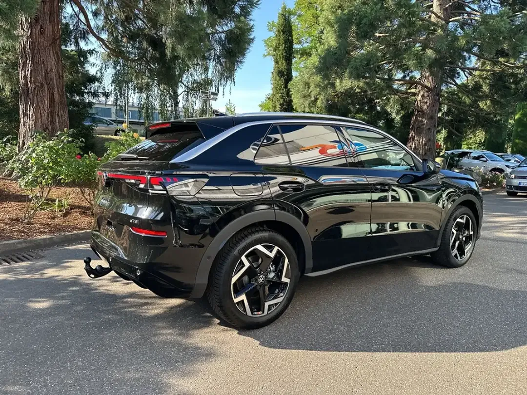 Volkswagen T-Roc - Thumbnail 2