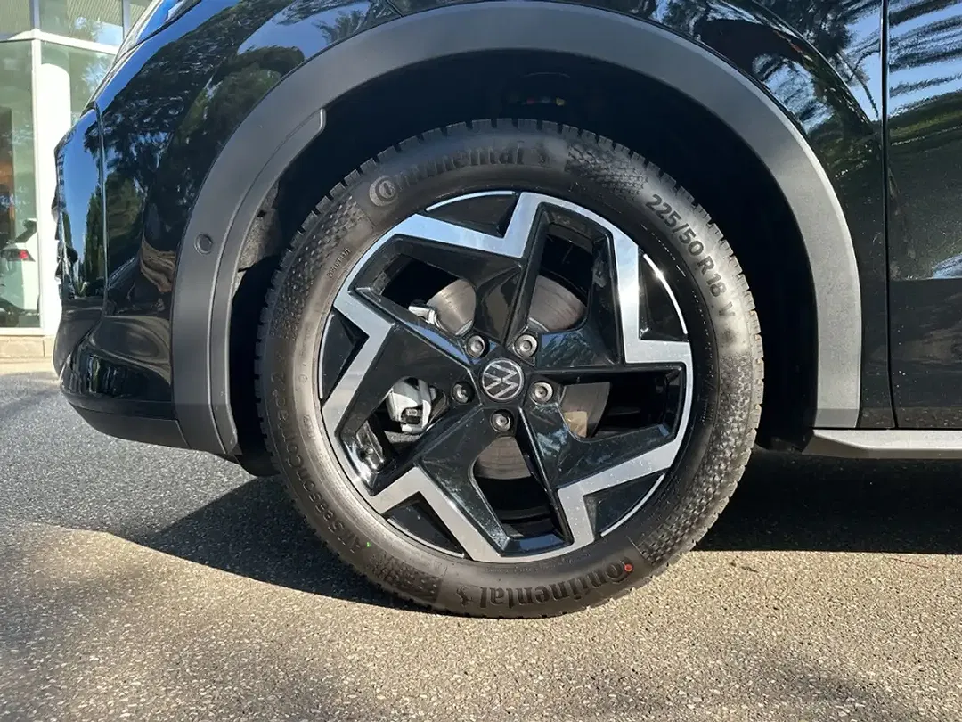 Volkswagen T-Roc - Thumbnail 4
