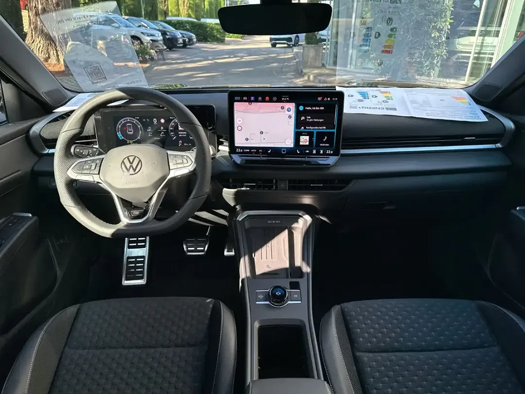 Volkswagen T-Roc - Thumbnail 7
