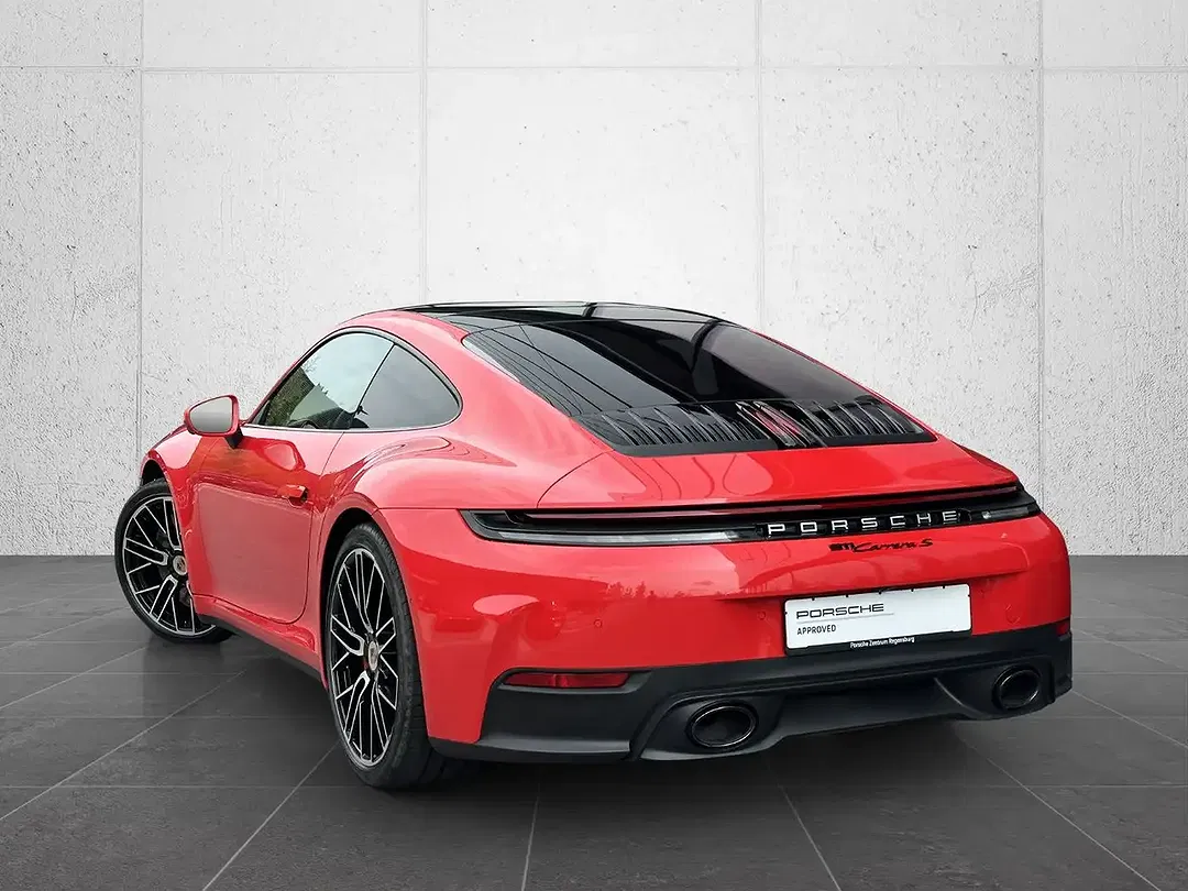 Porsche 992 - Thumbnail 3